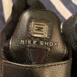 NIKE SHOX LIKE NEW